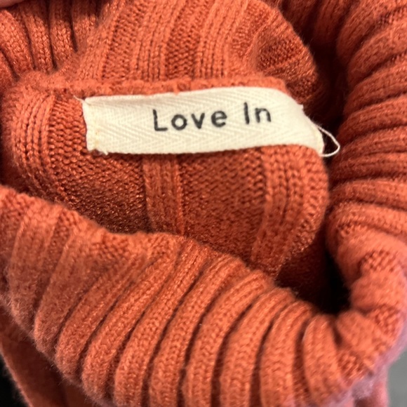 Love In Burnt Orange Mock Neck Pullover Sweater Womens Size Small - Picture 5 of 6